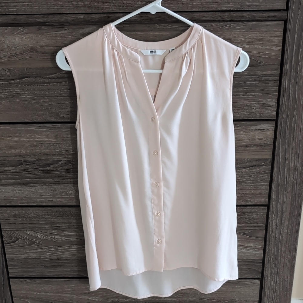 Women's Pale Pink Sleeveless Blouse